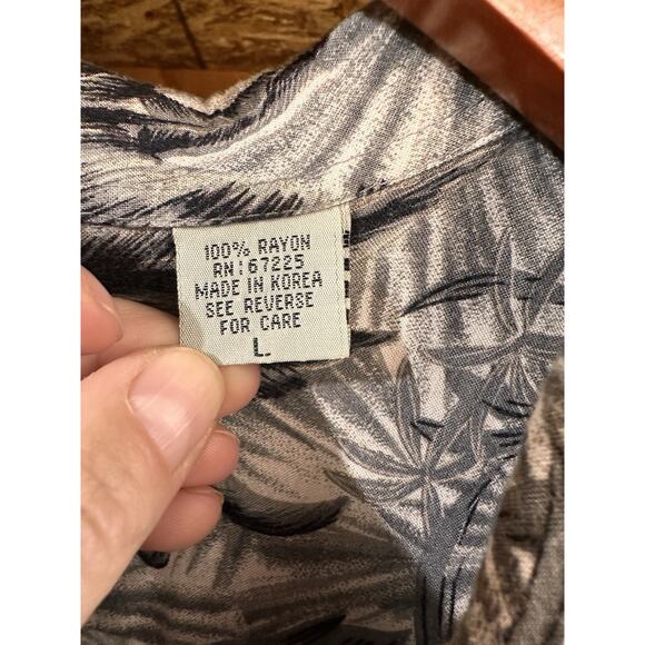 Pineapple Connection Mens Hawaiian Shirt Gray Black Leaf Short Sleeve Pocket L - Picture 4 of 7